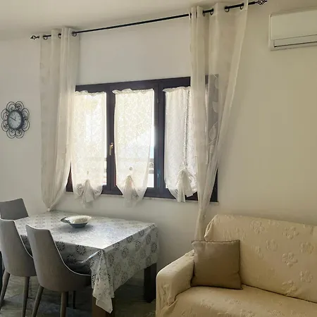 Feriehus Casa Tina By La Via Del Mare Viaggi E Vacanze