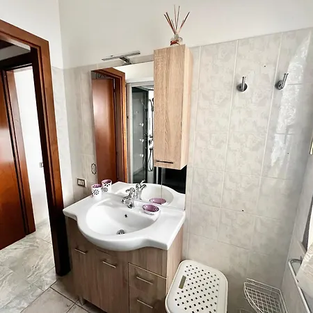Casa Tina By La Via Del Mare Viaggi E Vacanze 펜션 빌라시미우스